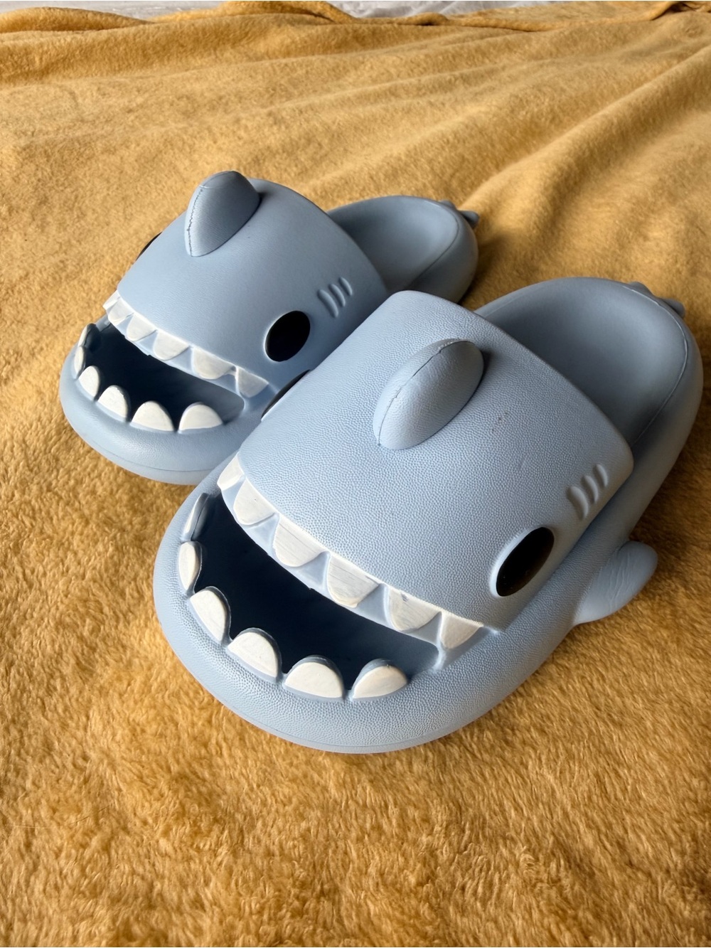 Shark Slide Sandals in Light Blue | Size 200 approx US Kids 13–13.5